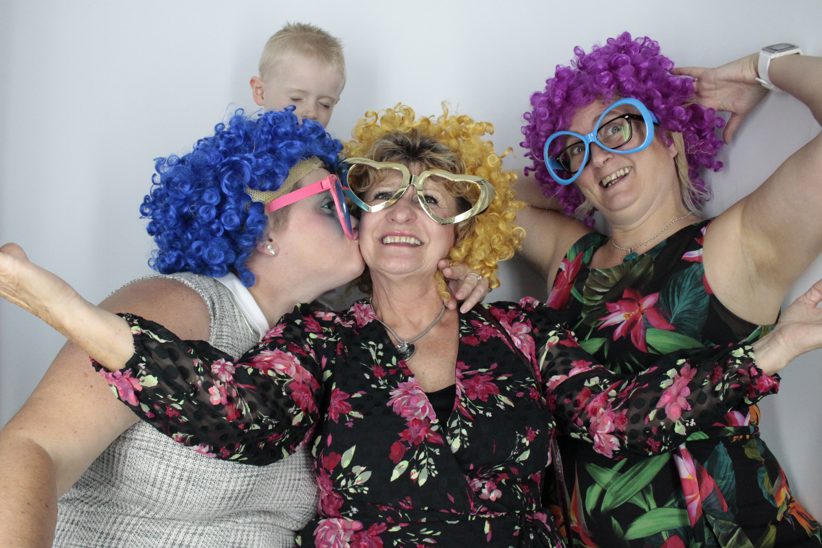 Emma & Karl's Wedding | View more photos from the event at gallery.myphotoboothexperience.co.uk/u/MyPhotoBoothExperienceLtd/Emma-Karls-Wedding